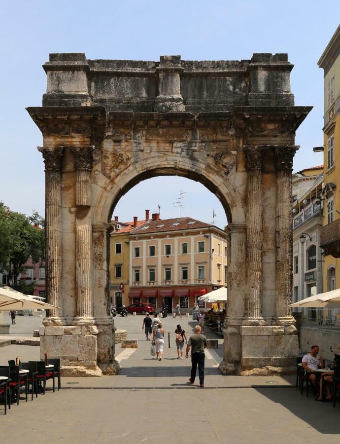 Ttapartmani Pula Exterior photo